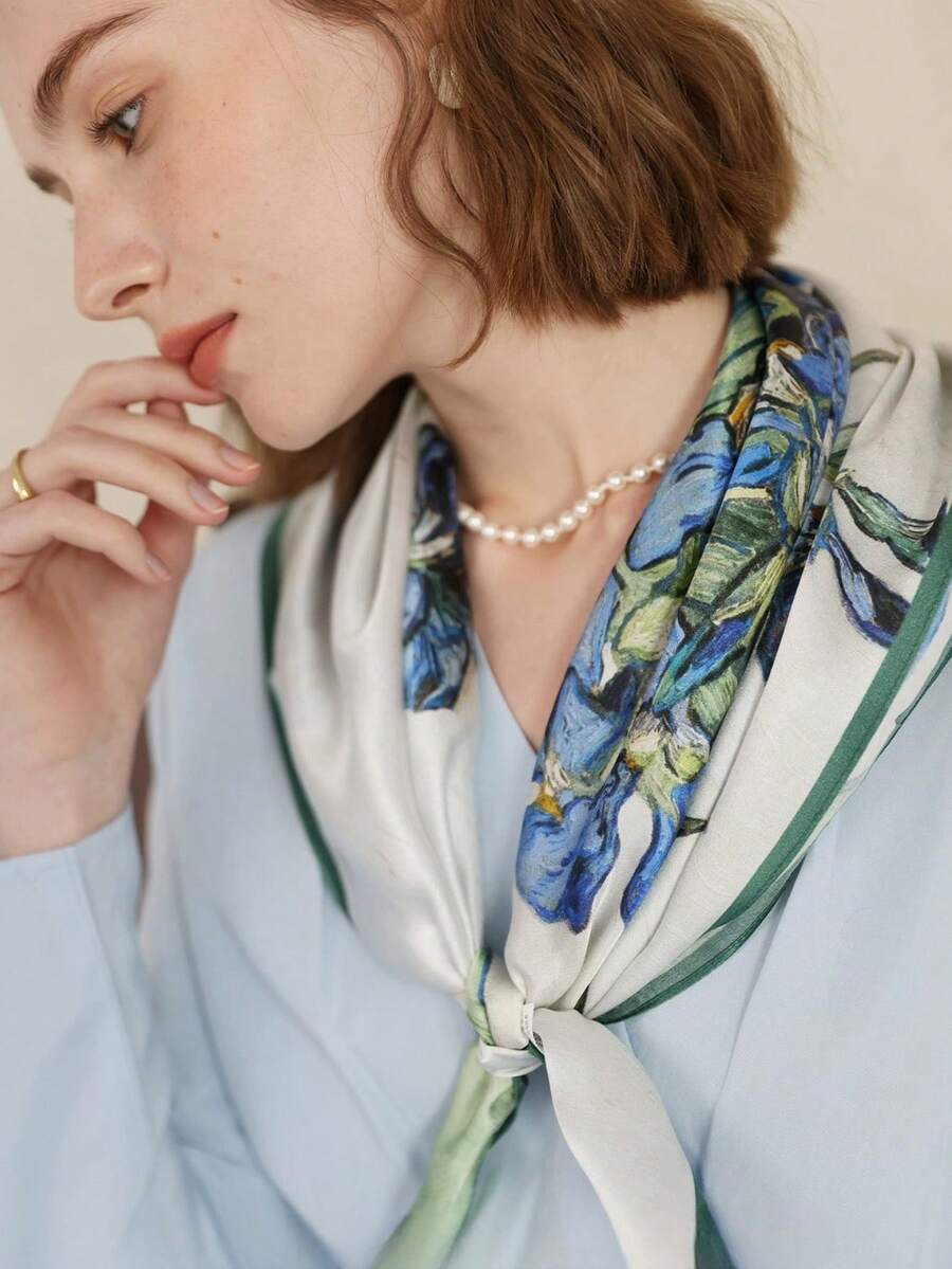 1 pièce Écharpe pour femme de style français de peinture Van Gogh élégant de fleur satinée d'imitation de soie, 70*70cm carré rétro chic écharpe décontractée décorative pour le cou, accessoire inspiré par Monet à la menthe, écharpe artistique avec styles multiples, bandeau, crème solaire, serviette de plage, convient pour un port quotidien, des rencontres, des activités de plein air, des vacances, des voyages, de la photographie, comme cadeau. Bandana, bandeau cheveux, bandeau idéal pour rehausser votre look