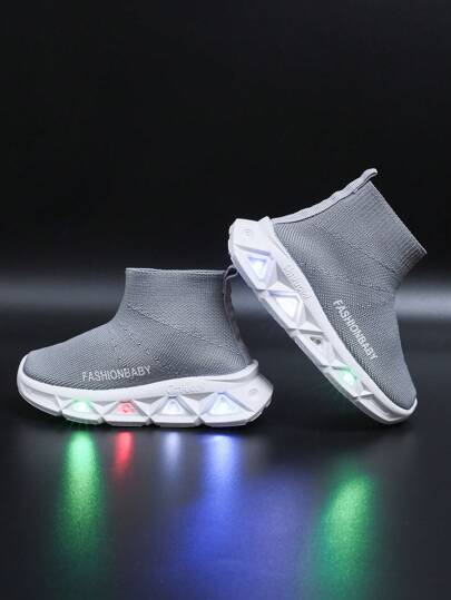 Scarpe da bambino con luci LED, unisex, scarpe sportive traspiranti e confortevoli, slip-on, adatte per attività all'aperto per bambini e bambine
