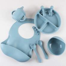 Set de vajilla de silicona para bebé de 8 piezas, que incluye plato de alimentación, tazón, babero, vaso antiderrames, cuchara y tenedor para niños pequeños - Neblina azul - Ver 7