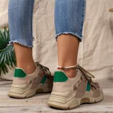 Zapatillas deportivas para mujer, zapatillas gruesas con cordones delanteros y gráficos con letras - Caqui - Ver 2