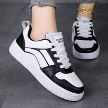 Chaussures de sport décontractées pour femmes, baskets basses à lacets et à semelle plate, chaussures de skateboard à bout rond, chaussures d'étudiant, chaussures à semelle blanche