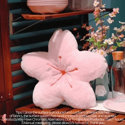 1个樱花花瓣抱枕，心形浮窗图案，卧室榻榻米客厅抱枕，花朵靠垫，生日礼物（由于光线和生产批次问题，产品可能存在色差。由于表面由不同批次的布料生产和裁剪，表面图案的位置、大小和数量均有随机性。）