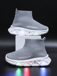 Scarpe da bambino con luci LED, unisex, scarpe sportive traspiranti e confortevoli, slip-on, adatte per attività all'aperto per bambini e bambine