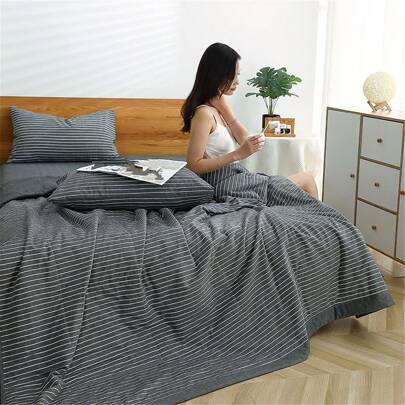 1pc Quilted Blanket, Soft Delicate Checkered Quilt, Multi-Functional Bedspread For Home Office Nap Travel Rest, Convenient Cleaning And Direct Use, Suitable For All Seasons (Spring/Summer/Autumn/Winter)