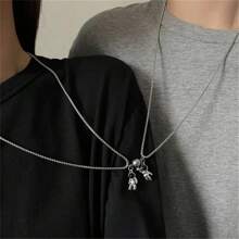 Conjunto de 2 collares magnéticos de pareja de astronautas, collar de cadena de cuello plateado creativo retro unisex de astronauta, joyería de moda hip-hop - Plateado - Ver 6