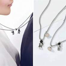 Conjunto de 2 collares magnéticos de pareja de astronautas, collar de cadena de cuello plateado creativo retro unisex de astronauta, joyería de moda hip-hop - Plateado - Ver 5