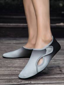 Men New Style Indoor Yoga Shoes, Thin-Soled Couple Water Shoes, Fitness Shoes - Grey - View 3