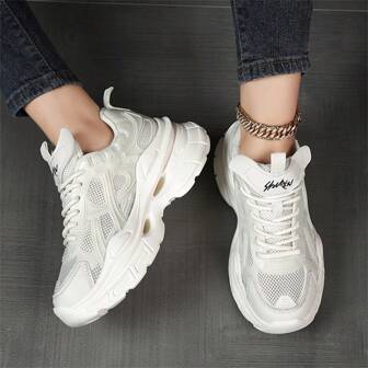 2024年新時尚女士厚底運動鞋，春季厚底運動鞋，女士休閒運動鞋，搭配增高的鞋底和跑步鞋