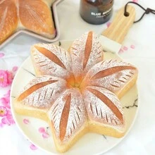 1入組不粘防黏8英寸星形蛋糕盤 - 最適合聖誕節烘焙 - 適用於麵包，乳酪蛋糕和慕斯 - 可用於烤箱 - 香檳金色，六角星形不粘潤模烤盤，碳鋼烘焙工具