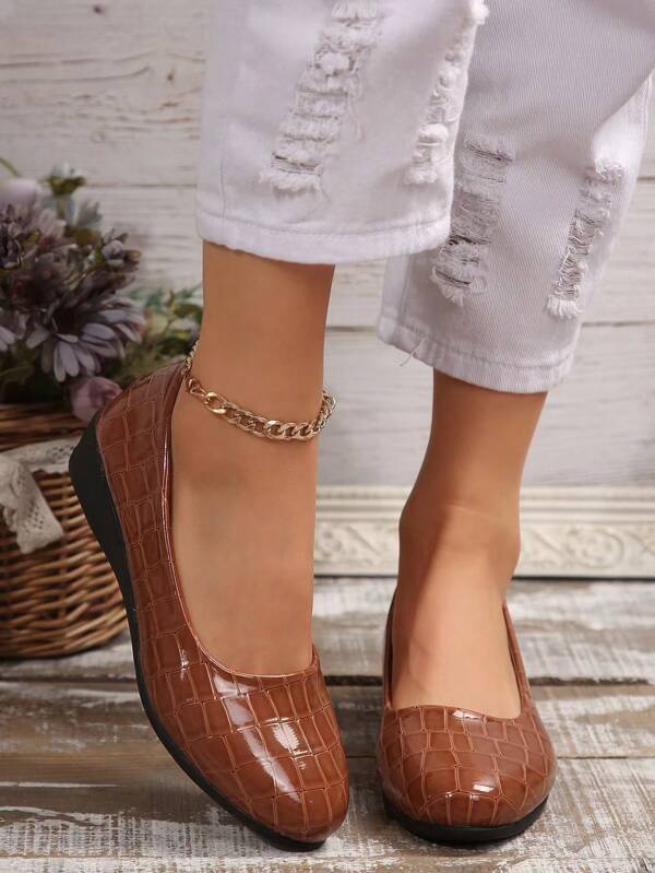 Women's New Elegant Wedge Heel Flats, Floral Pointed Toe Slip-On Shoes For Halloween, Vacation, Daily Wear, Christmas Party, Office