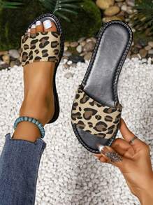 großes Leopardenbraun