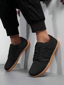 男款寬鬆裸足戶外透氣網面圓頭防滑時尚運動零傾角鞋，黑色