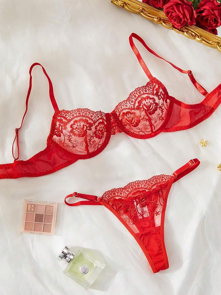 Sexy Lingerie Set With Floral Embroidery Bra And Triangle Panties for