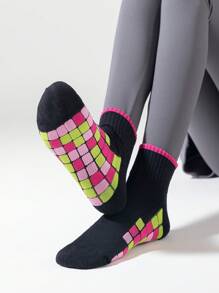 1 paire de chaussettes de cheville pour femmes avec motif de bloc de massage, anti-transpiration, pour l'été, polyvalent pour le quotidien et l'entraînement