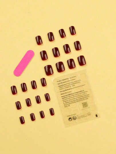 純ワインレッド 24個入り 繰り返し使用可能なショートフェイクネイル、シンプルなスタイルのネイルアートセット、日常着用に適しています。