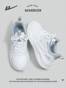 1 pereche de pantofi de alergare albi, sportivi, respirabili, pentru exterior, cu șireturi în față și talpă moale