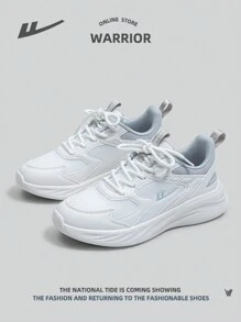 1 pereche de pantofi de alergare albi, sportivi, respirabili, pentru exterior, cu șireturi în față și talpă moale