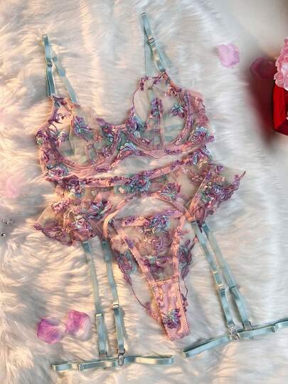 Ensemble de lingerie transparente à fleurs brodées, lingerie délicate et sexy avec bordure à volants