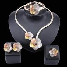 1 Set Gold Plated Crystal Flower Shaped Necklace, Earrings, Bracelet And Ring Jewelry Set, Suitable For Women For Weddings, Parties, Daily Wear, And Gifts. Valentines,Mom,Mother,Mother's Day,Gift