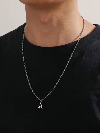 1個銀色不鏽鋼英文字母吊墜項鍊（有26個字母可選），時尚多變的女性日常配飾