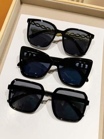 3 paires de lunettes de soleil carrées rétro pour femmes, lunettes de soleil classiques en plastique mode pour extérieur, voyage, plage, vacances avec protection UV. Accessoires de lunettes de soleil pour femmes. Lunettes de soleil de base convenant aux chandails, jeans, survêtements, sweats à capuche, vestes, robes et chemises à manches longues. Ombrage à la mode, tenue élégante pour les sorties familiales, les voyages, les vacances d'été à la plage.