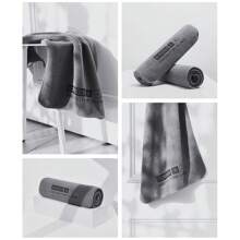 منشفة غسيل السيارة قصيرة مخملية فائقة الامتصاص وغير مُنتِفِرة، قماش سميك لتنظيف السيارة (نمط حرف عشوائي حسب دفعة الإنتاج)