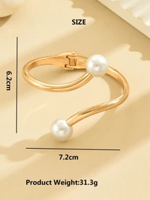 1pc Gold-Color Simple Geometric Symmetry Faux Pearl Decor Elegant Fashionable Sweet Style European And American Style High-End Exaggerated Retro Personality Luxurious And Elegant Ladylike Noble And Elegant Chic And Romantic Playful And Fun Suitable For Daily Commute, Gathering With Friends Romantic Vacation, Dating, Street Snap, Formal Occasions, Zinc Alloy Versatile, Stress-Reducing, Couple's Dating Bracelet