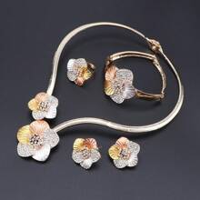 1 Set Gold Plated Crystal Flower Shaped Necklace, Earrings, Bracelet And Ring Jewelry Set, Suitable For Women For Weddings, Parties, Daily Wear, And Gifts. Valentines,Mom,Mother,Mother's Day,Gift