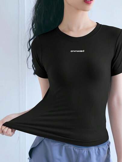 1pc Fitness Compression Breathable Quick-Drying Sports T-Shirt For Yoga, Running And Workout Fitted Shirt