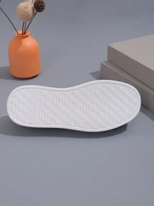 2024 New Spring/Summer Flat Non-Slip Loafers Breathable Round Toe Muffin Sole Slip-On Khaki Women's Casual Shoes