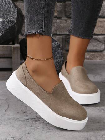 2024 New Spring/Summer Flat Non-Slip Loafers Breathable Round Toe Muffin Sole Slip-On Khaki Women's Casual Shoes