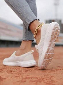 Atmungsaktive weiße Slip-On Sneaker für Damen, bequeme flache Schuhe für den Sommer