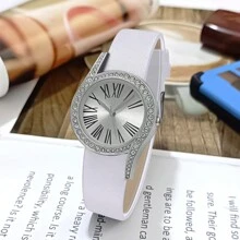 Relógio de pulso elegante de luxo leve feminino com números romanos, incrustado com strass e pulseira de couro