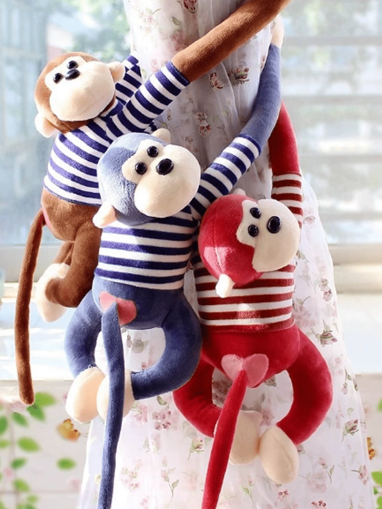 Un lindo juguete de peluche de mono de rayas de brazo largo (color aleatorio), con manos para colgar como decoración de cortinas o colocar en sofás/cama como decoración del hogar!, Decoración del hogar