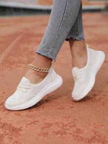 Atmungsaktive weiße Slip-On Sneaker für Damen, bequeme flache Schuhe für den Sommer