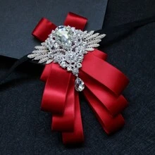 男士蝴蝶領結，搭配人造寶石，適合英式夜總會、新郎跟婚禮派對、正式裝襯衫和西裝，提供多種顏色：海軍、紅色、黑色、酒紅、卡其色、灰色、藍寶石和紫色。 - 彩色 - 查看 16