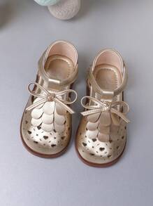 Simple Design Baby Girls Mary Jane Shoes, Hollow Out Heart-Shaped With Gold Tassel Bowknot, Hook & Loop Closure Non-Slip Casual Shoes For Toddler Walking Learning, Spring Summer Fall Winter