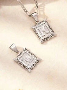 Collar con colgante de letra inicial para mujeres y hombres, collar de monograma cuadrado con capital en chapa de oro blanco de 18K con letras del alfabeto de A-Z y cadena Figaro