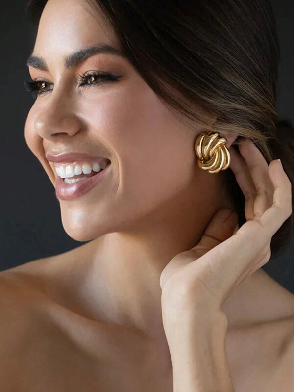 Uworld 1pc Personality Fashionable Stainless Steel 18K Gold Plated Wavy Line Earring, Summer New Design Suitable For Women Daily Wear
