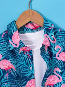 Camisa casual de manga corta con estampado tropical de hojas de palma y flamencos para niño pequeño, perfecta para vacaciones, fiestas, salidas, etc.