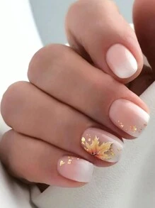 Uñas postizas cortas cuadradas de otoño con diseños de hojas de arce con papel de aluminio, uñas postizas francesas en degradado, lindas uñas postizas acrílicas cortas y brillantes en tono nude, uñas postizas adhesivas reutilizables para mujeres, suministros para uñas - Multicolor - Ver 1