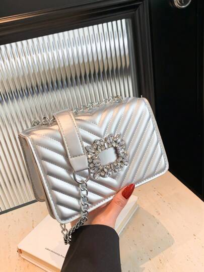 Mini bolso cuadrado con correa de hombro de cadena de metal, bolso de hombro casual decorado con diamantes de imitación, nuevo bolso pequeño de primavera/verano cosido para teléfono y accesorios, bolso versátil para mujer