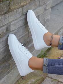 Women White Shoes, British Style Pure White Lace Up Leather Sneakers, Round Toe Low Cut Flat Skateboarding Shoes, Fashion Breathable Non-Slip Student Shoes