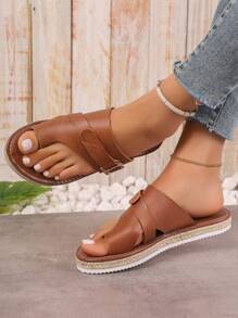 Women's Flat Rope Flip Flops With Rivet, Elastic Slip-On Round Toe Flat Sandals, Hollow Peep Toe Anti-Slip Flat Outdoor Sandals