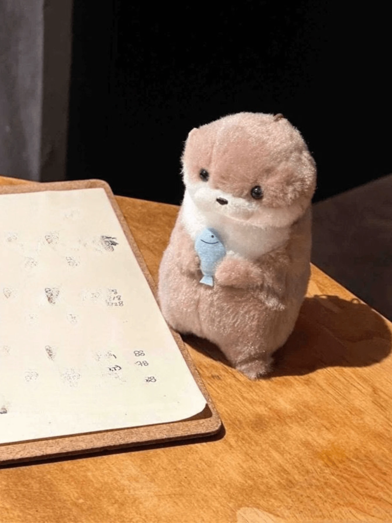 兩種尺寸的可愛海獭毛絨玩具，柔軟的海獺填充動物毛絨玩偶，海獺毛絨掛件，可愛棕色海獭毛絨娃娃，兒童女孩生日禮物，包包裝飾，萬聖節裝飾，聖誕節慶祝活動用品，情人節禮物