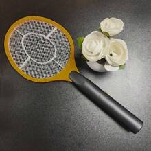One Battery-Powered Fly Swatter, A Household Electric Mosquito Swatter Suitable For Dormitories. It Is Small And Portable, Suitable For Car And Outdoor Use. It Is A Lightweight Small Outdoor Mosquito Repellent And Electric Mosquito Swatter (Without Battery).