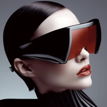 1 件装女士时尚超大镜框一体式镜片时尚眼镜带涂层和 Revo 镜面镜片，适合时装秀、服装搭配、派对、海滩、遮阳海滩配饰 - 彩色 - 查看 1