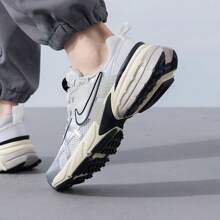 Nike Men'S Shoes 2024 New V2K Run Fashion Comfortable Lightweight Sports Casual Shoes Hj4497-100