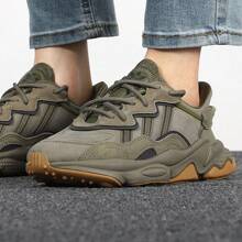 Adidas Originals OZWEEGO Casual Retro Chunky Sneakers EE6461, Unisex - Green - View 1