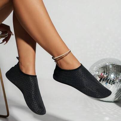 新款透氣沙灘袜男女皆適用，防滑柔軟底部潛水裸足肌膚友好游泳鞋，適用於崎嶇的海灘